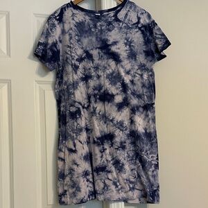 Old Navy Blue and White Casual Top